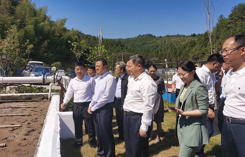 贛州市市委副書記、市長李克堅(jiān)一行蒞臨挺進(jìn)環(huán)保定南上下營稀土尾水處理站調(diào)研督導(dǎo)