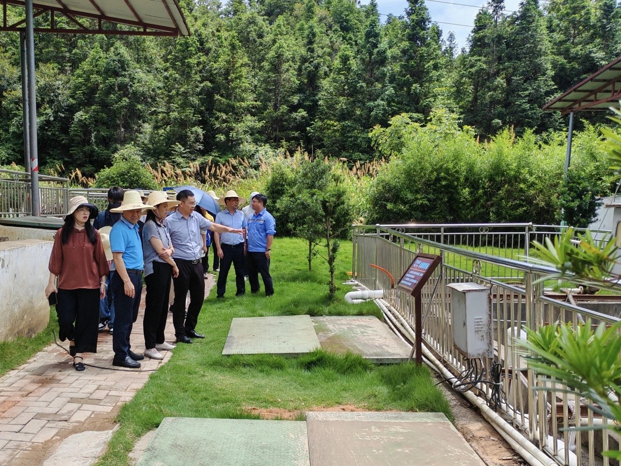 贛州市政協(xié)副主席藍文一行蒞臨挺進環(huán)保龍南、定南稀土尾水處理站考察調研